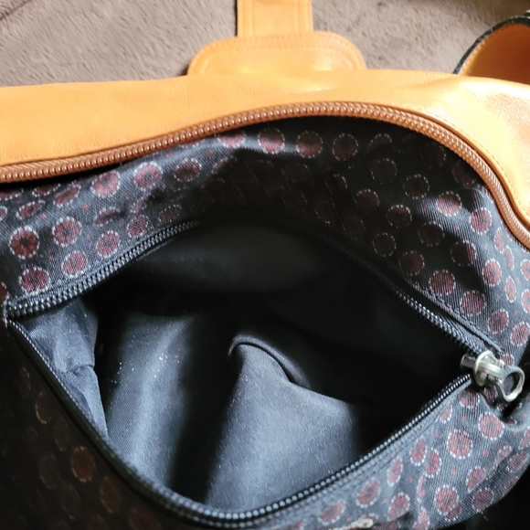 Handbag - Picture 3 of 5